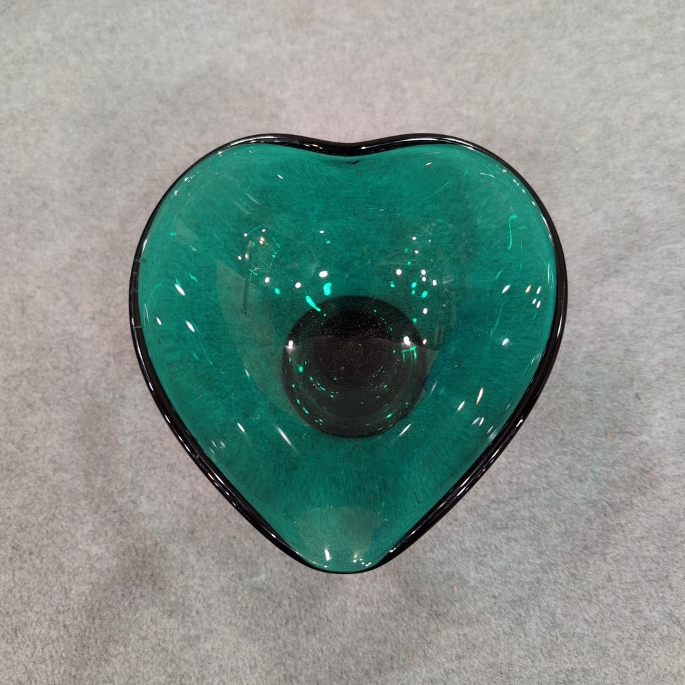 Fostoria Heart Shaped Compote Emerald Green Glass Pedestal Candy Dish Bowl‎ - Picture 3 of 5
